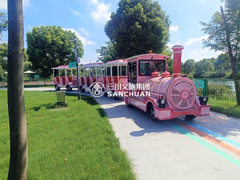 轮式无轨观光小火车在经过桥梁时如何确保平稳性？